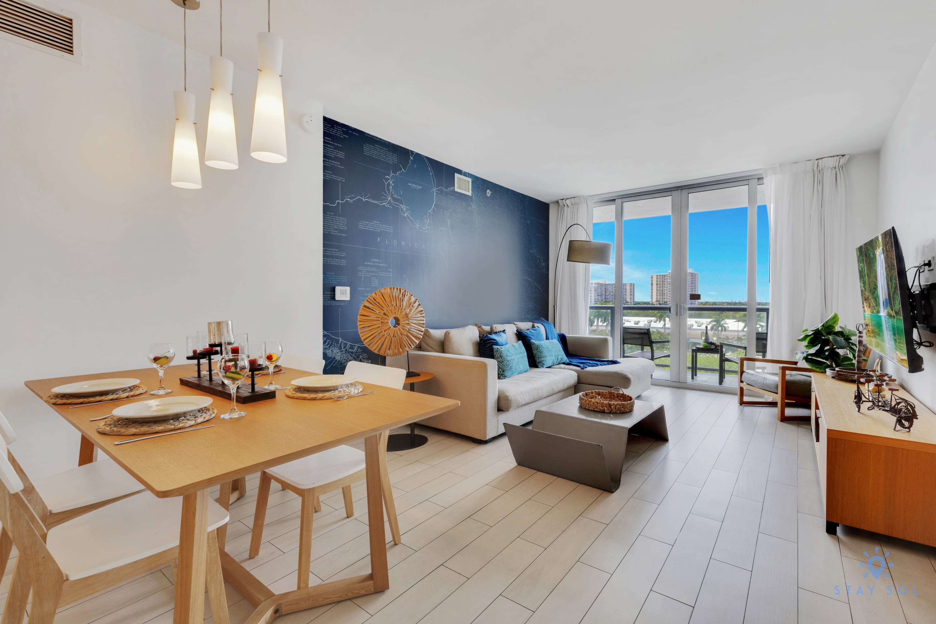 Resort Apt, infinity Pool, Balcony Views — Hallandale Beach, FL — vacation rental