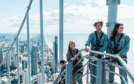 Have some exciting and thrilling activities at the SkyPoint Observation Deck
