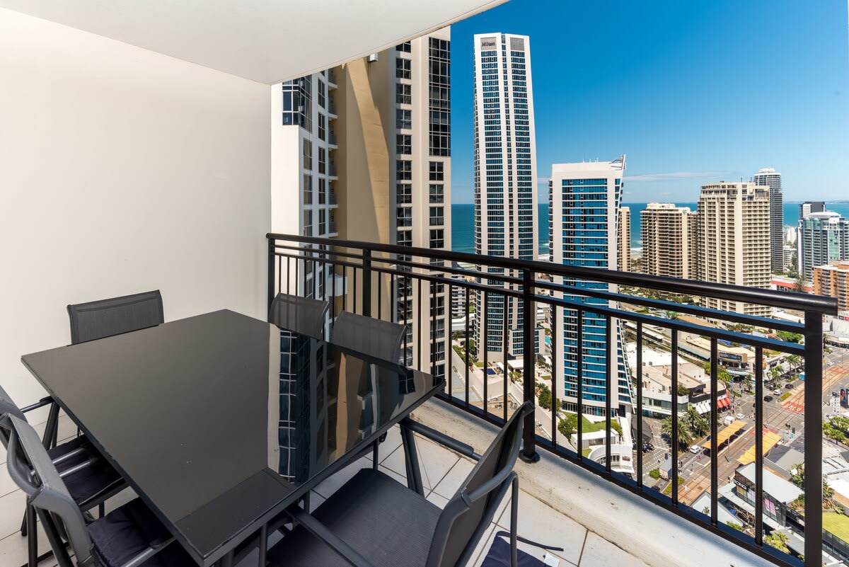 This home is perfectly located in the heart of Surfers Paradise, so as soon as you step out of the front door and onto the street, you’ll be greeted with a huge variety of restaurants, entertainment, views, and beaches.