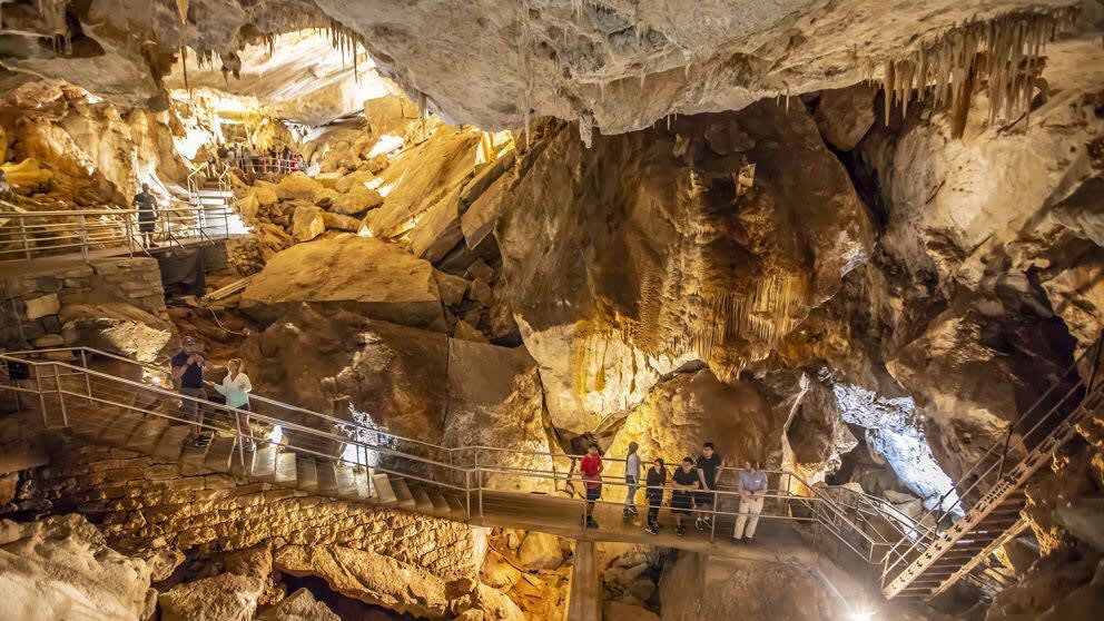 Explore Jenolan Caves