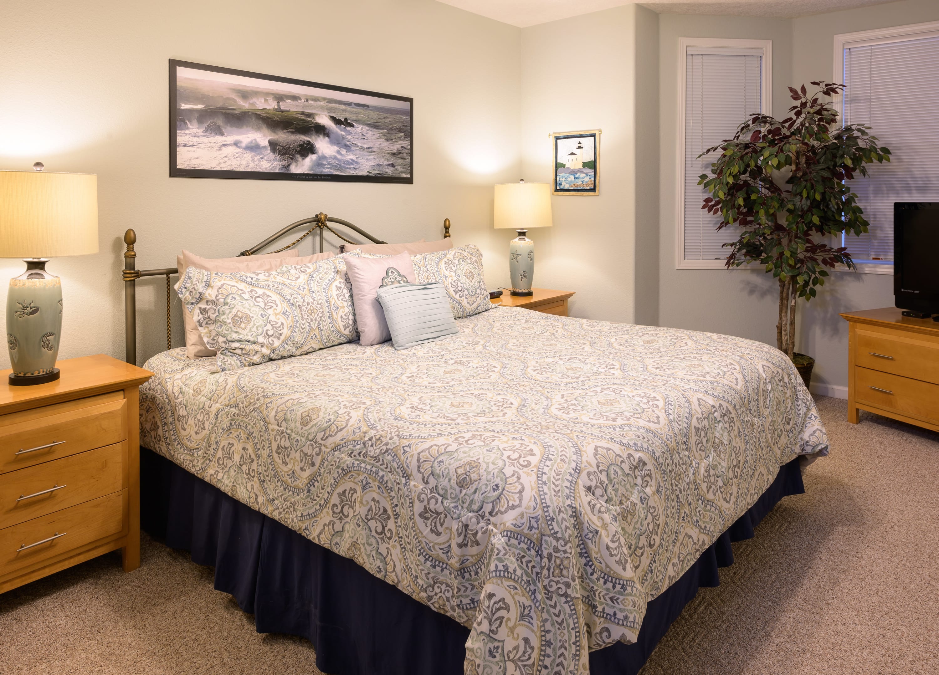 Coastal Breakers, Main Master Bedroom