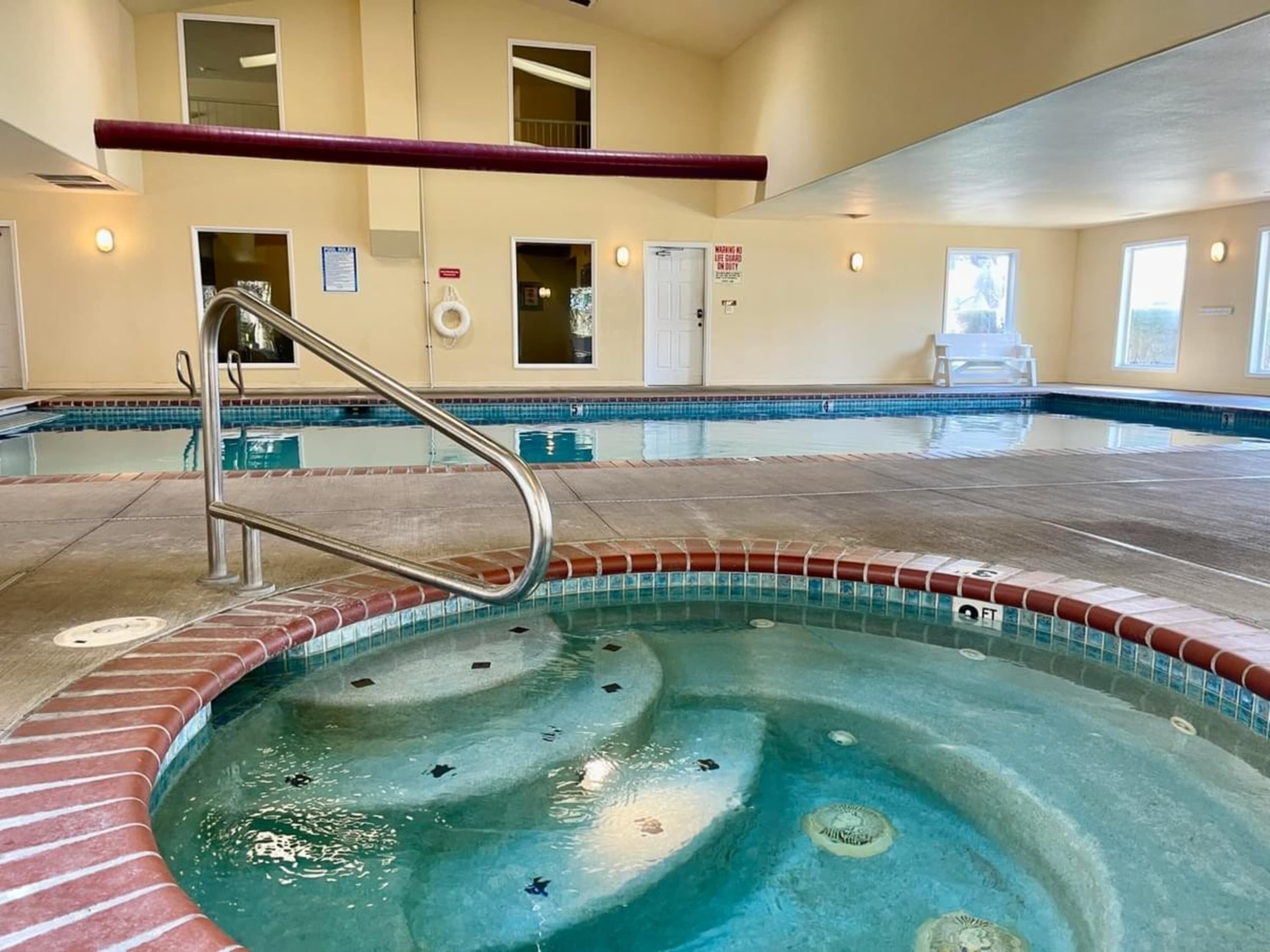 Oceanfront, Whales & Hot Tub | The Pointe