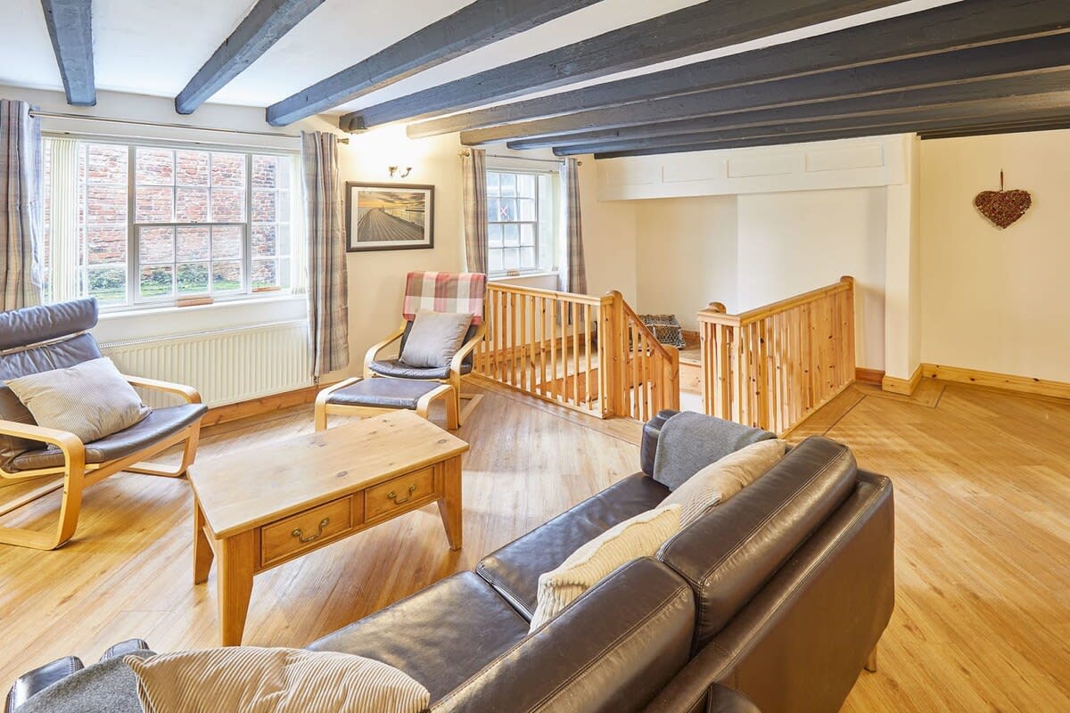 Jacksons Cottage - Luxury Places To Stay in Whitby