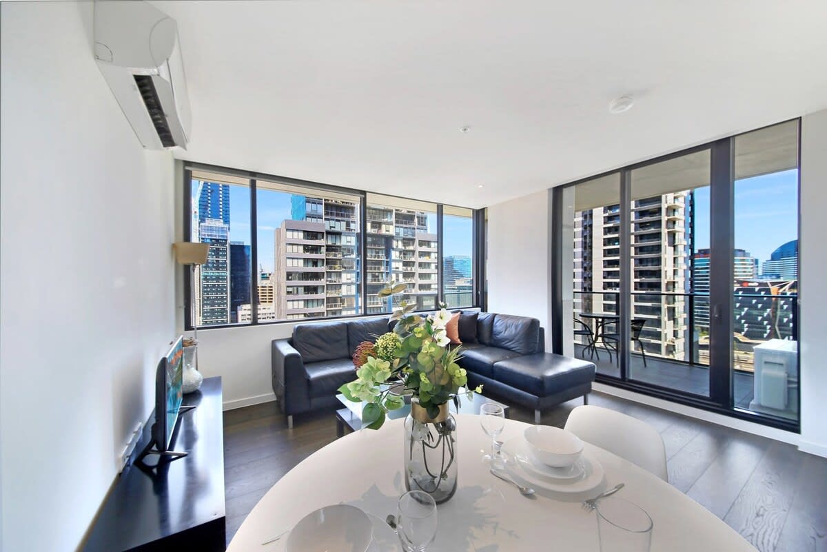 A Lux 2BR Apt with City Views Near Southern Cross — Melbourne, Victoria — vacation rental