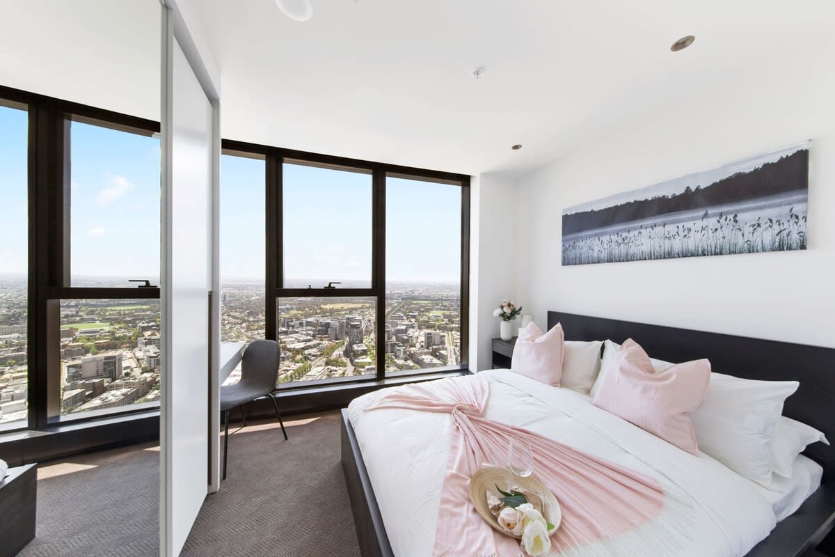 Lovely 3BR Apt with Panoramic Views, FREE Parking — Melbourne, Victoria — vacation rental