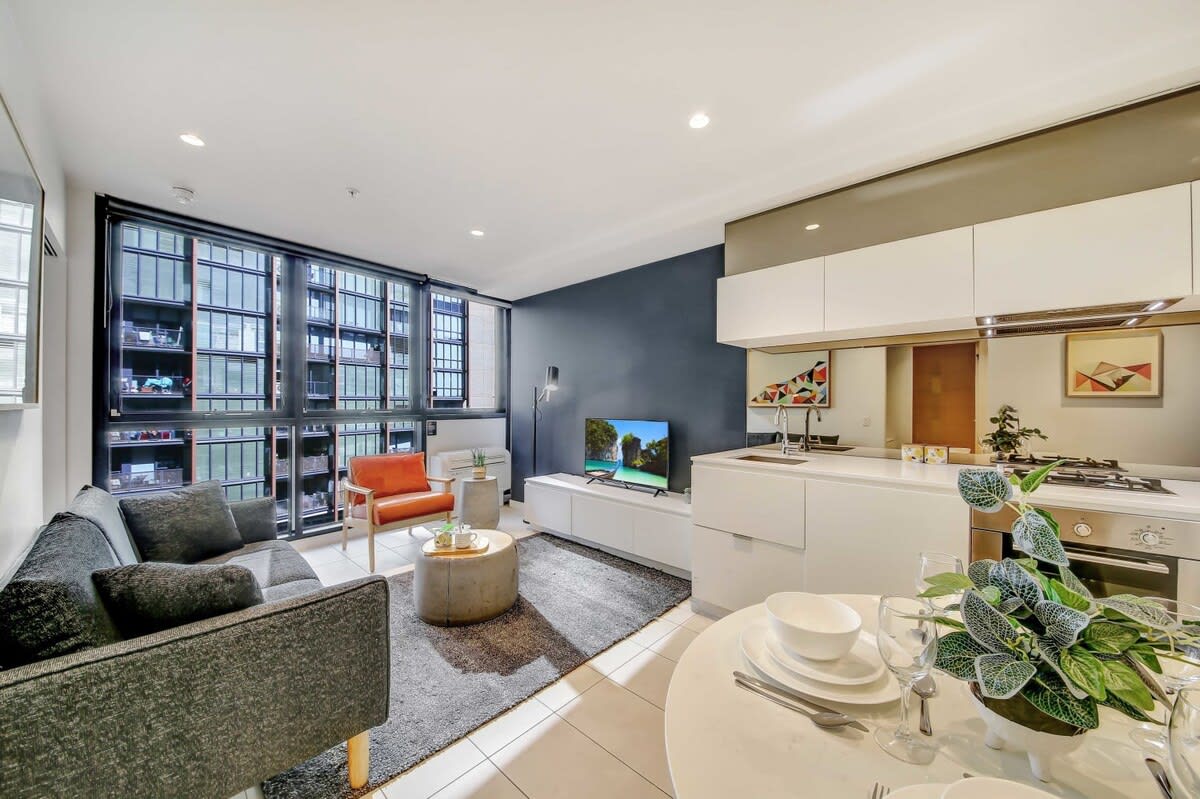 A Cozy & Comfy 2BR Apt Near Crown & Southern Cross — Docklands, Victoria — vacation rental