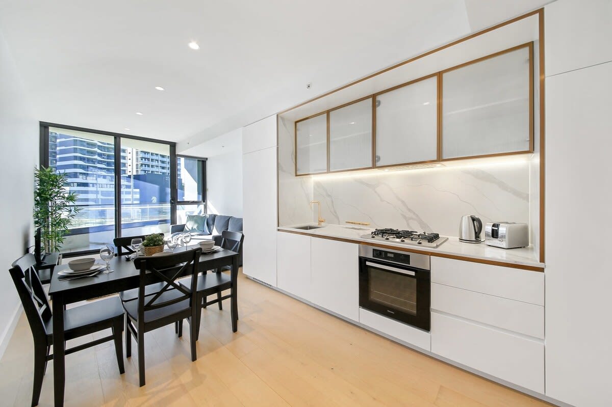 Chic & Cozy 2BR Stay on Iconic Chapel Street — South Yarra, Victoria — vacation rental