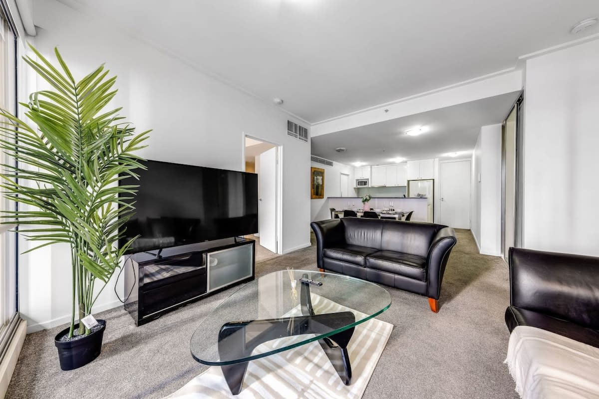 A Comfy 2BR Apt Right Next to Darling Harbour — Sydney, New South Wales — vacation rental