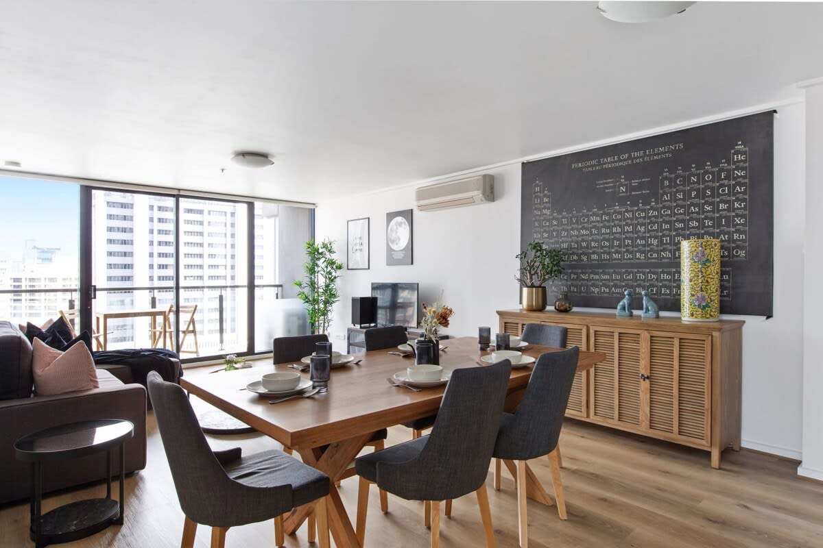 A 3BR Apt Next to Southern Cross, FREE Parking — Melbourne, Victoria — vacation rental