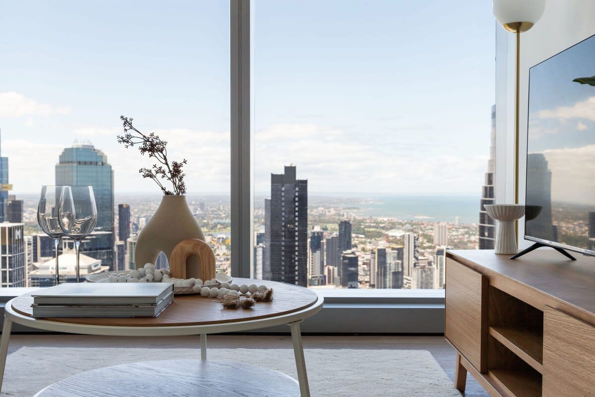 A 2BR Apt with Stunning City Views, FREE Parking — Melbourne, Victoria — vacation rental