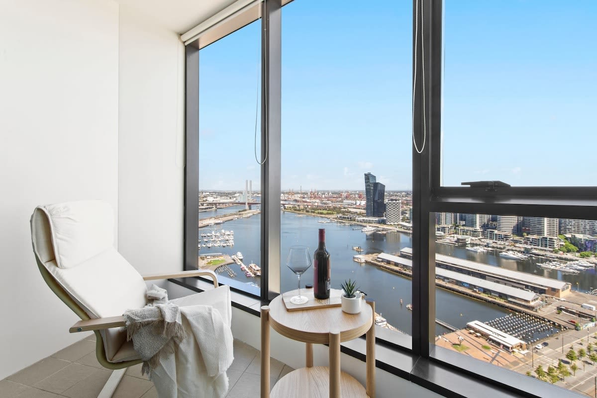 A 2BR Apt with Amazing Harbor Views, FREE Parking — Docklands, Victoria — vacation rental