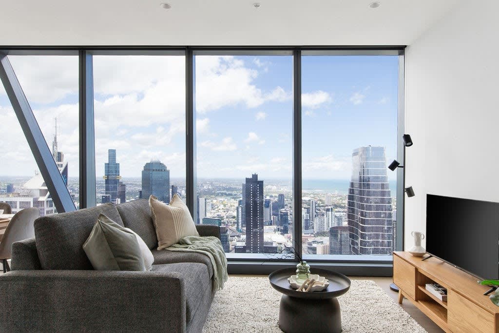A 2BR Apt with Amazing City Views, FREE Parking — Melbourne, Victoria — vacation rental