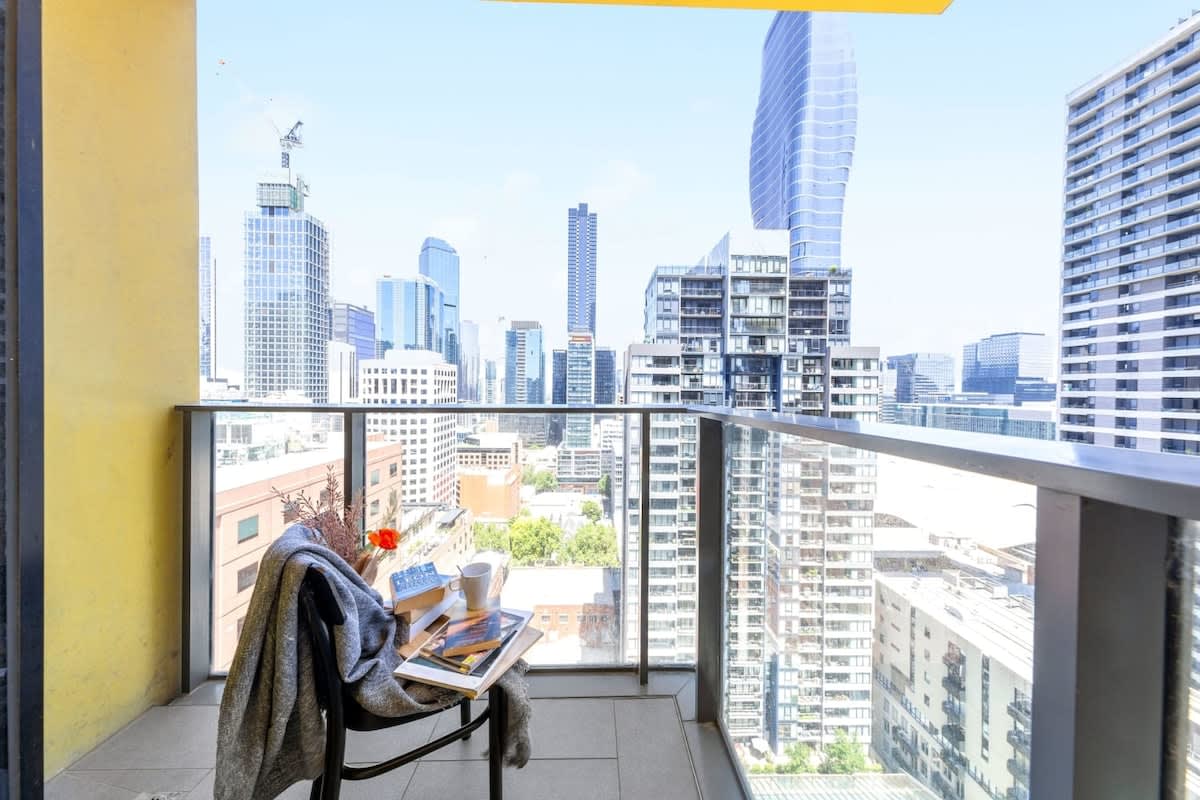 A Chic 2BR Apt, City Views Near Southern Cross — Melbourne, Victoria — vacation rental