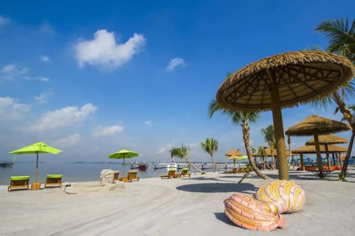 Spacious High-Floor 2BR with Beautiful Water Views — Johor Bahru, Johor — vacation rental