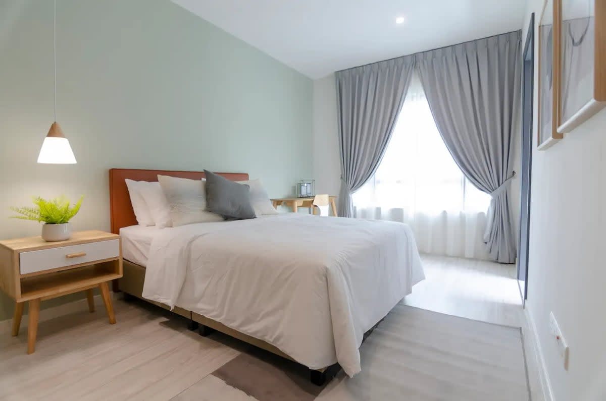 Modern & Cozy 2BR Stay at Suasana Suite 6 — Johor Bahru, Johor — vacation rental