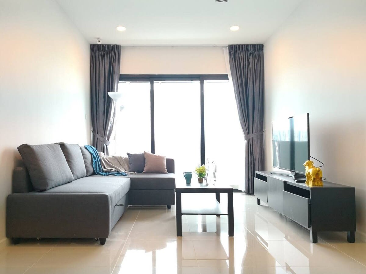 A Stylish, High-Floor Suite Next to Komtar JBCC — Johor Bahru, Johor — vacation rental