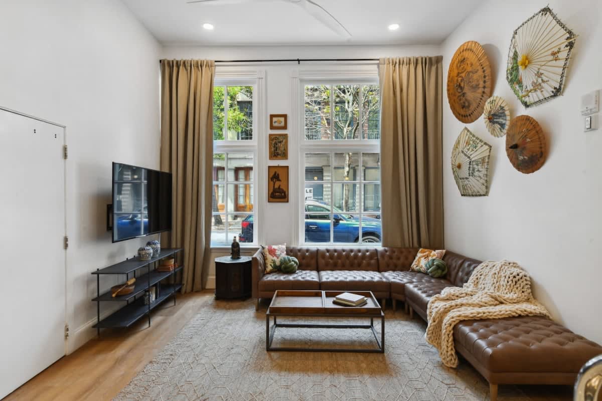 Stylish CBD Condo Suite Walk to French Quarter β New Orleans, LA β vacation rental