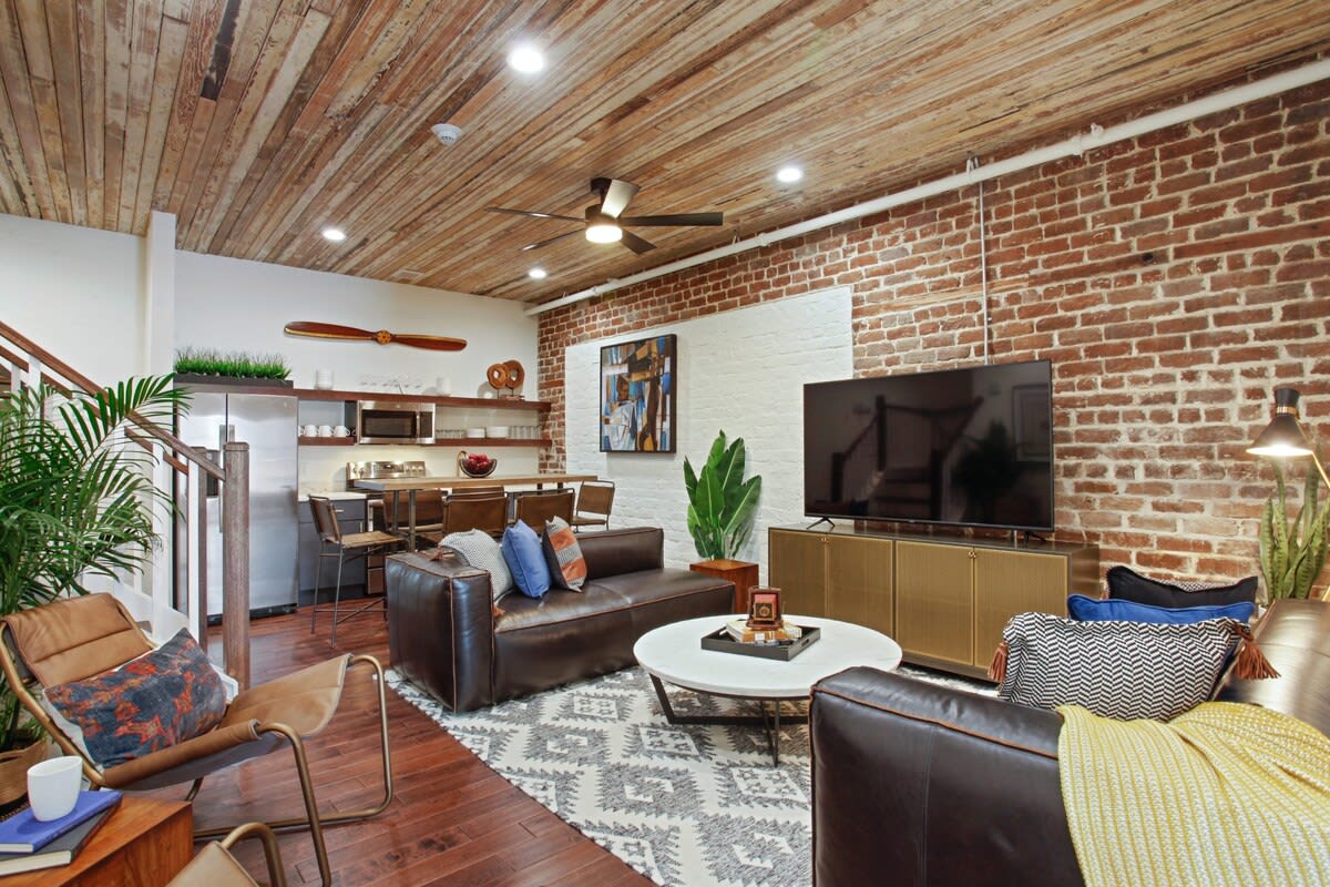 Classic Downtown Savannah Renovation — Savannah, GA — vacation rental