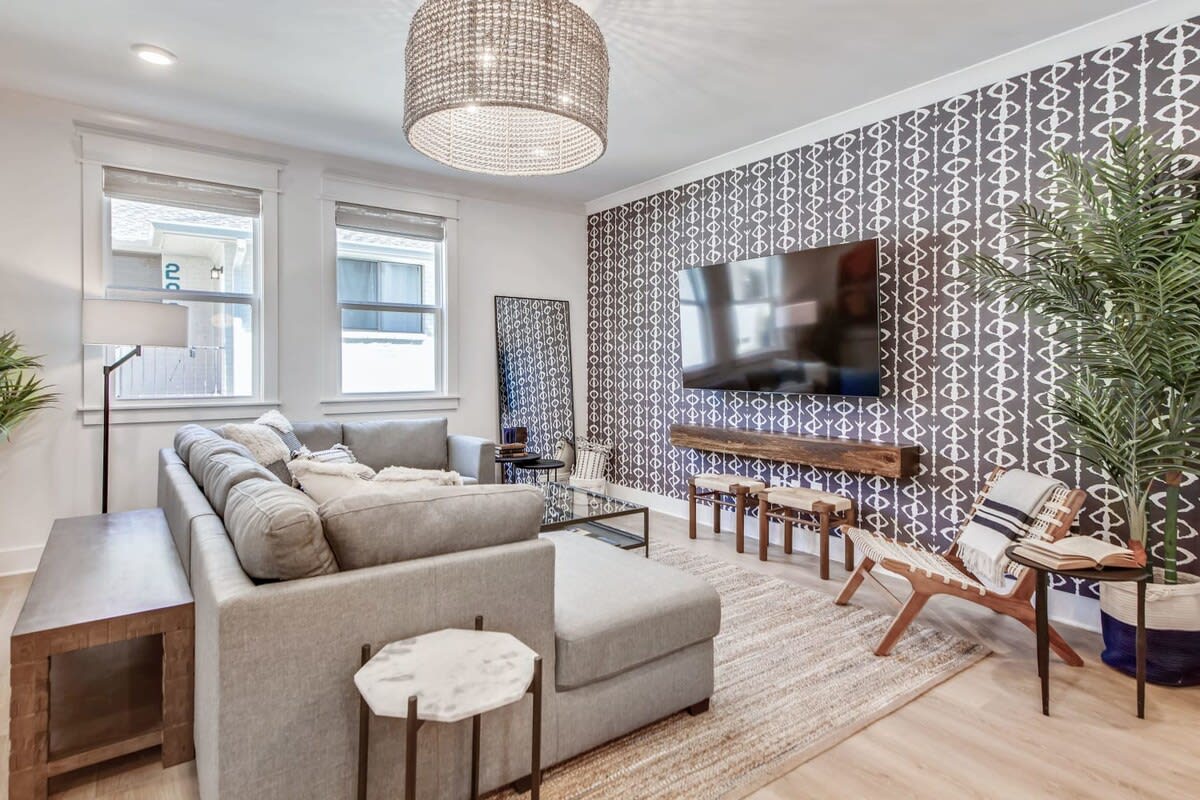 Beautiful Luxury Renovation|5 minutes to Downtown — Nashville, TN — vacation rental