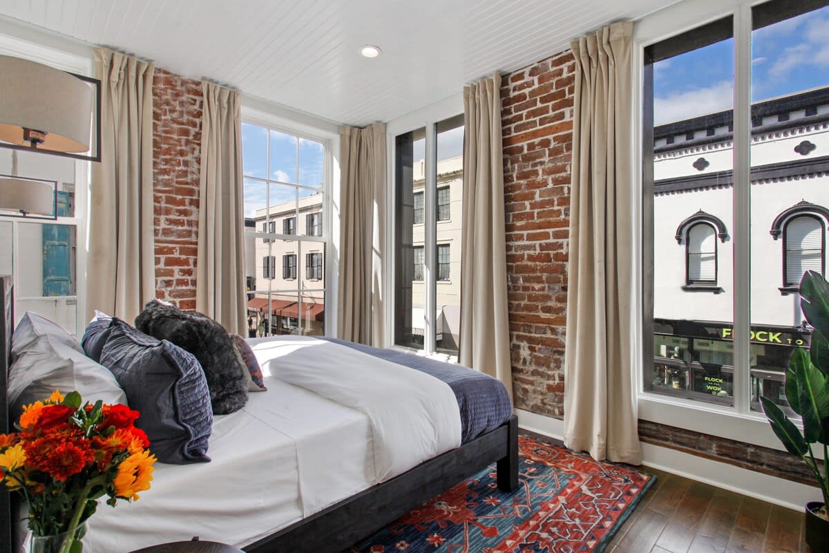 Historic Savannah Condo | Vibrant Nightlife — Savannah, GA — vacation rental