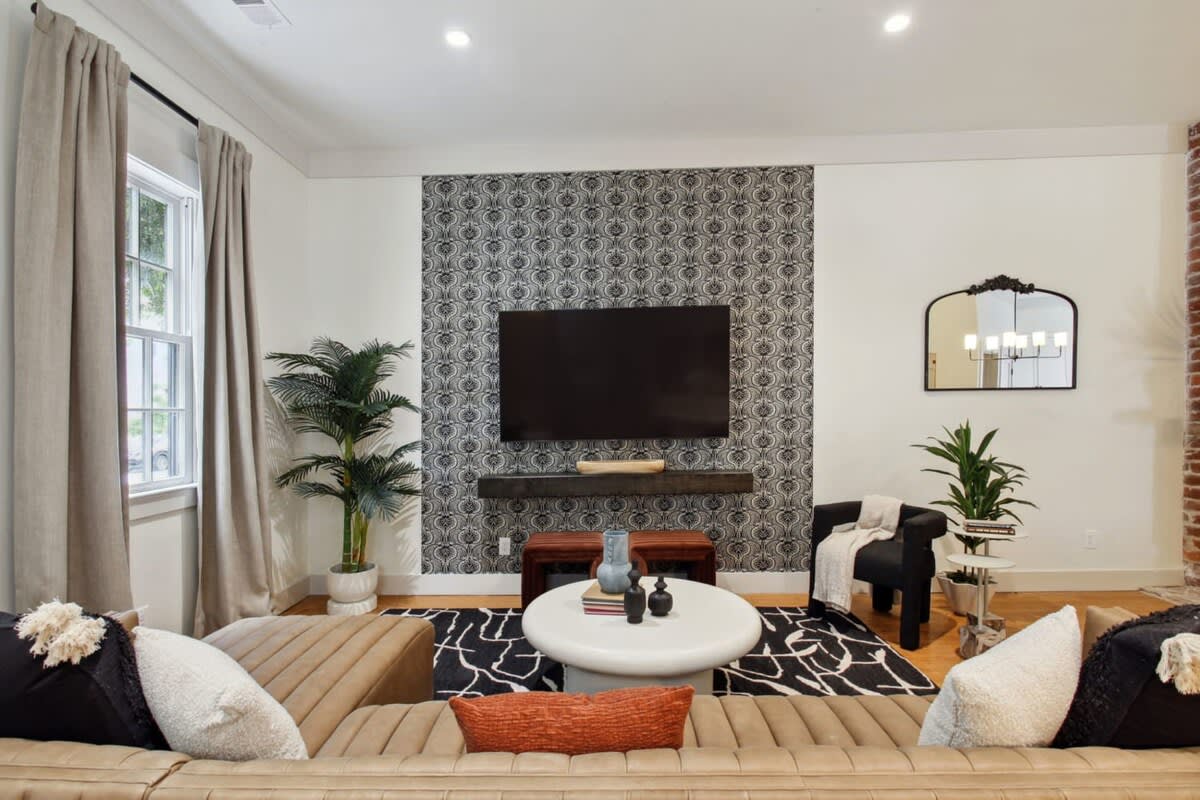 Townhome Combo Near Forsyth Park | Parking — Savannah, GA — vacation rental