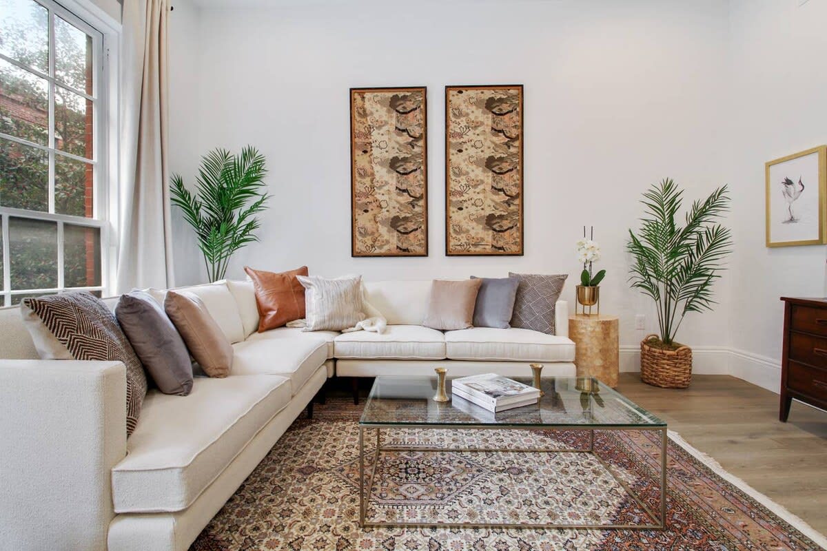 Luxe 8BR CBD Duplex, Private Courtyard