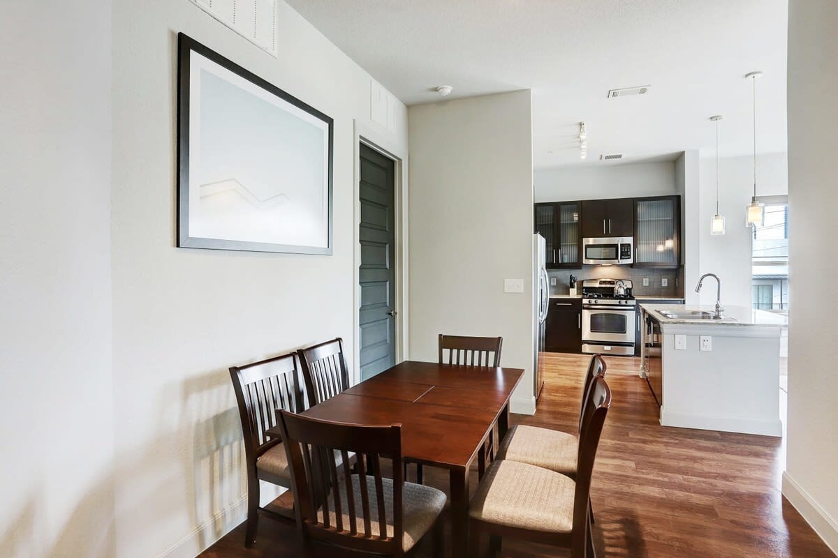 Jade At Millennium - 3 Bed Apt in Houston 2