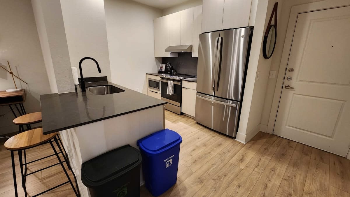 Montrose Spring - Stylish 1 BR in Houston 6