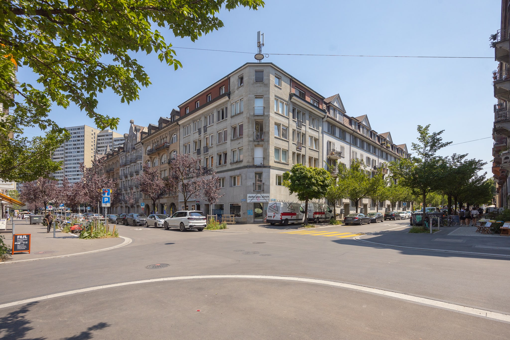 Urban Oasis with Queen Bed and City View (BE-49) — Zürich, Zurich — vacation rental