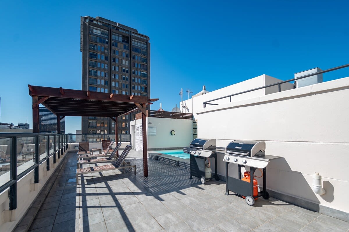 One Bedroom Apartment in Adderley Street — Cape Town, Western Cape — vacation rental