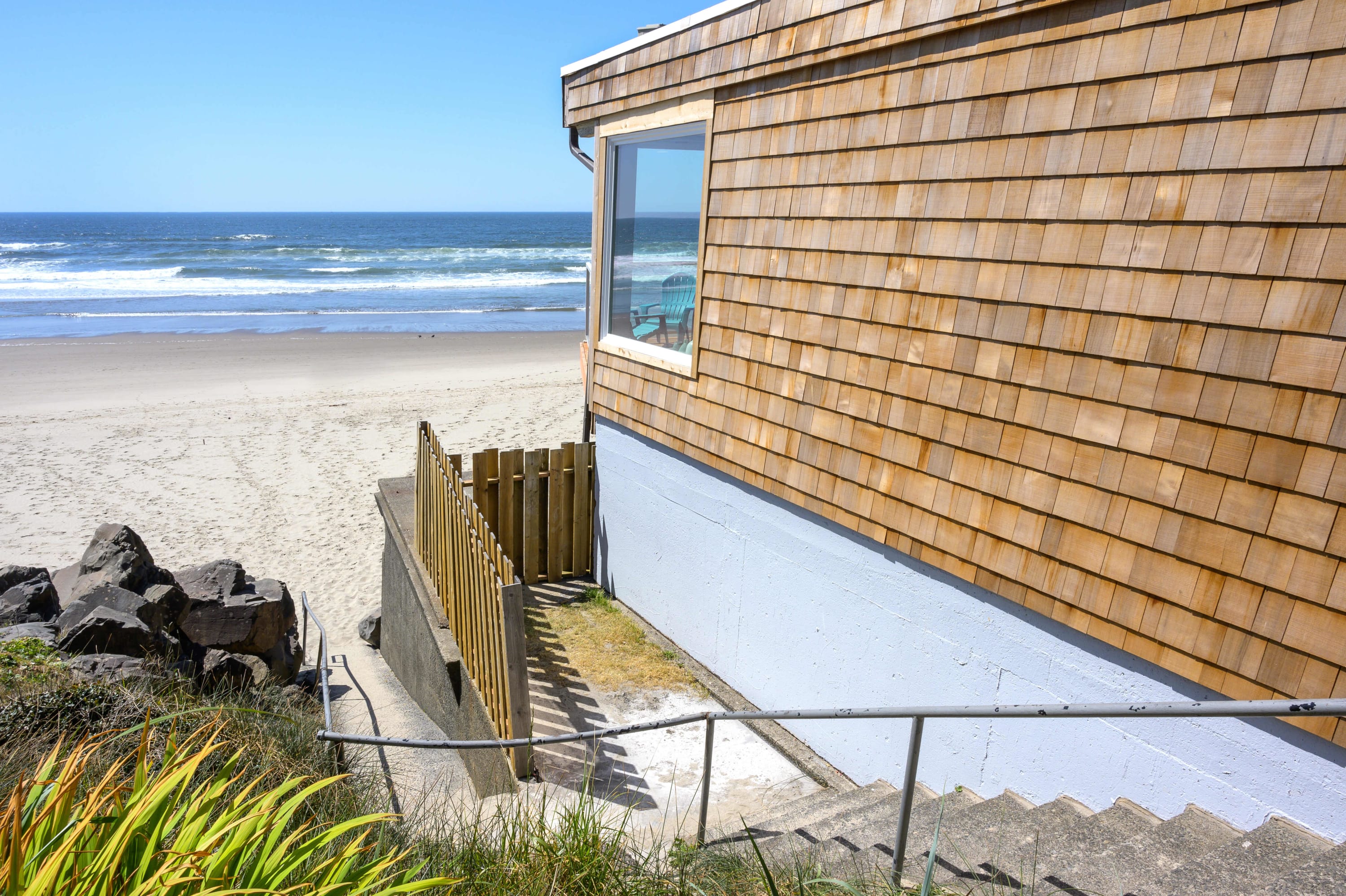 Beachfront, Hot Tub, BBQ | Ocean Jewel