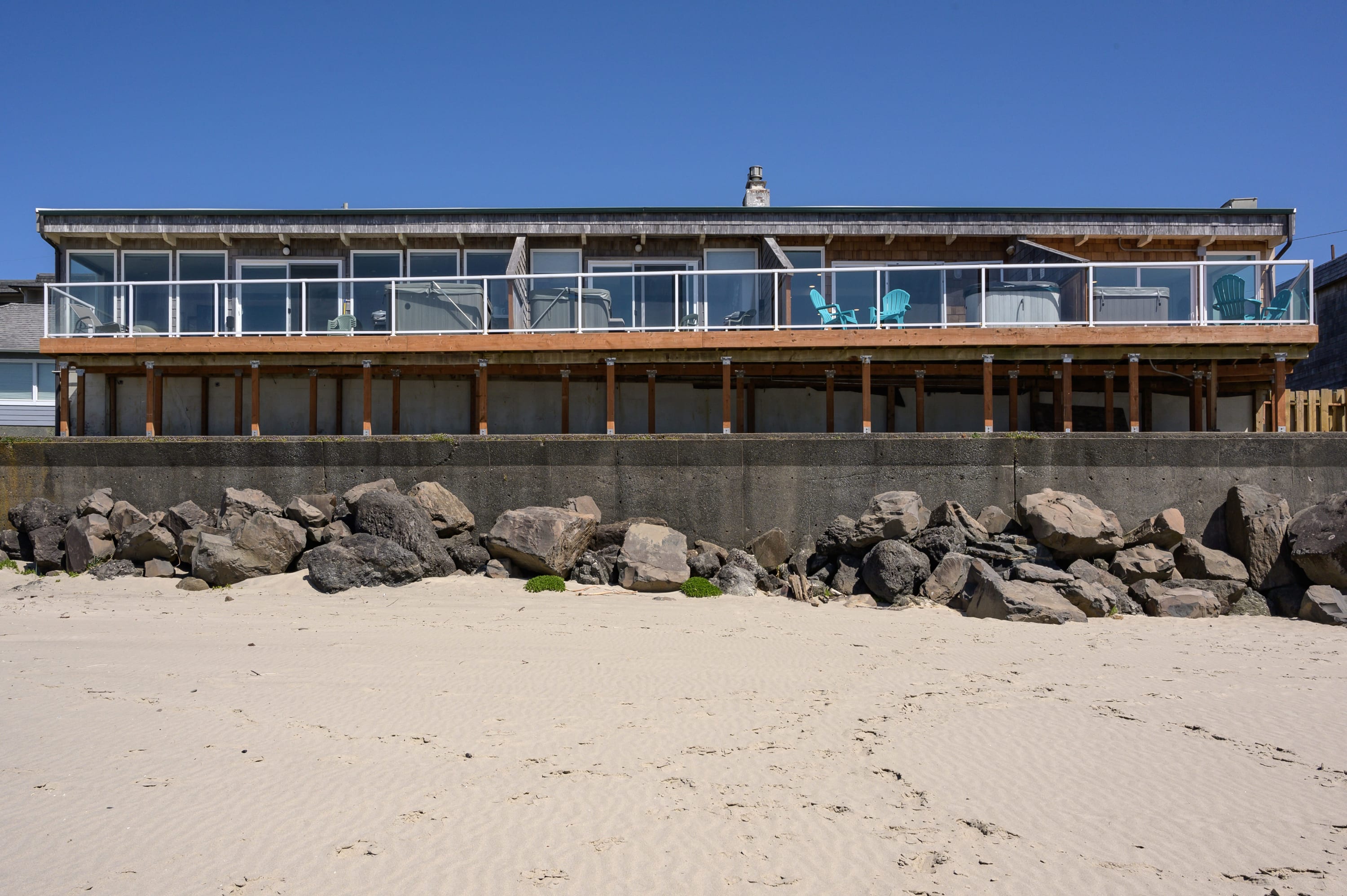 Beachfront, Hot Tub, BBQ | Ocean Jewel