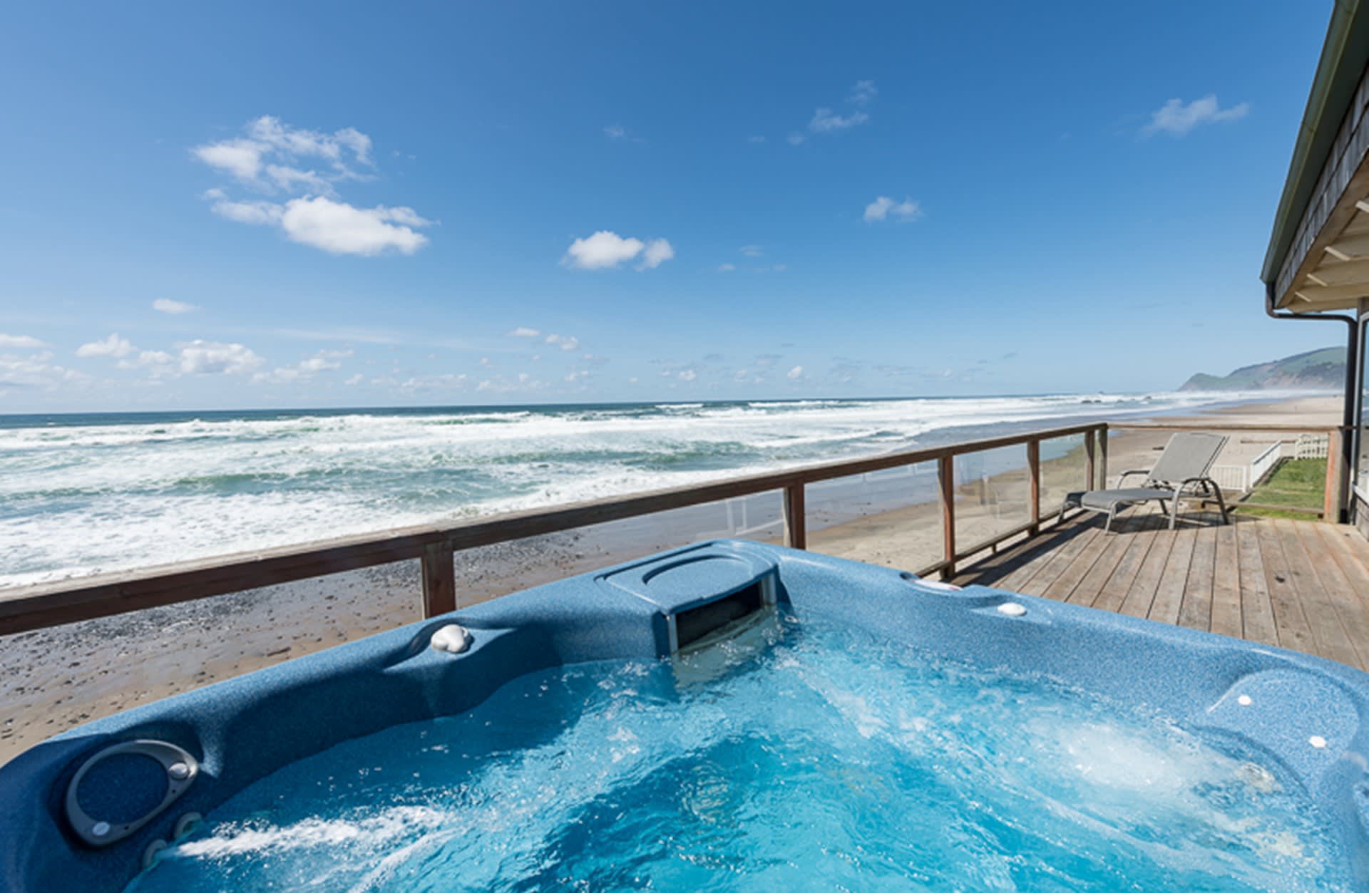 Beachfront, Hot Tub, BBQ | The Perfect Wave