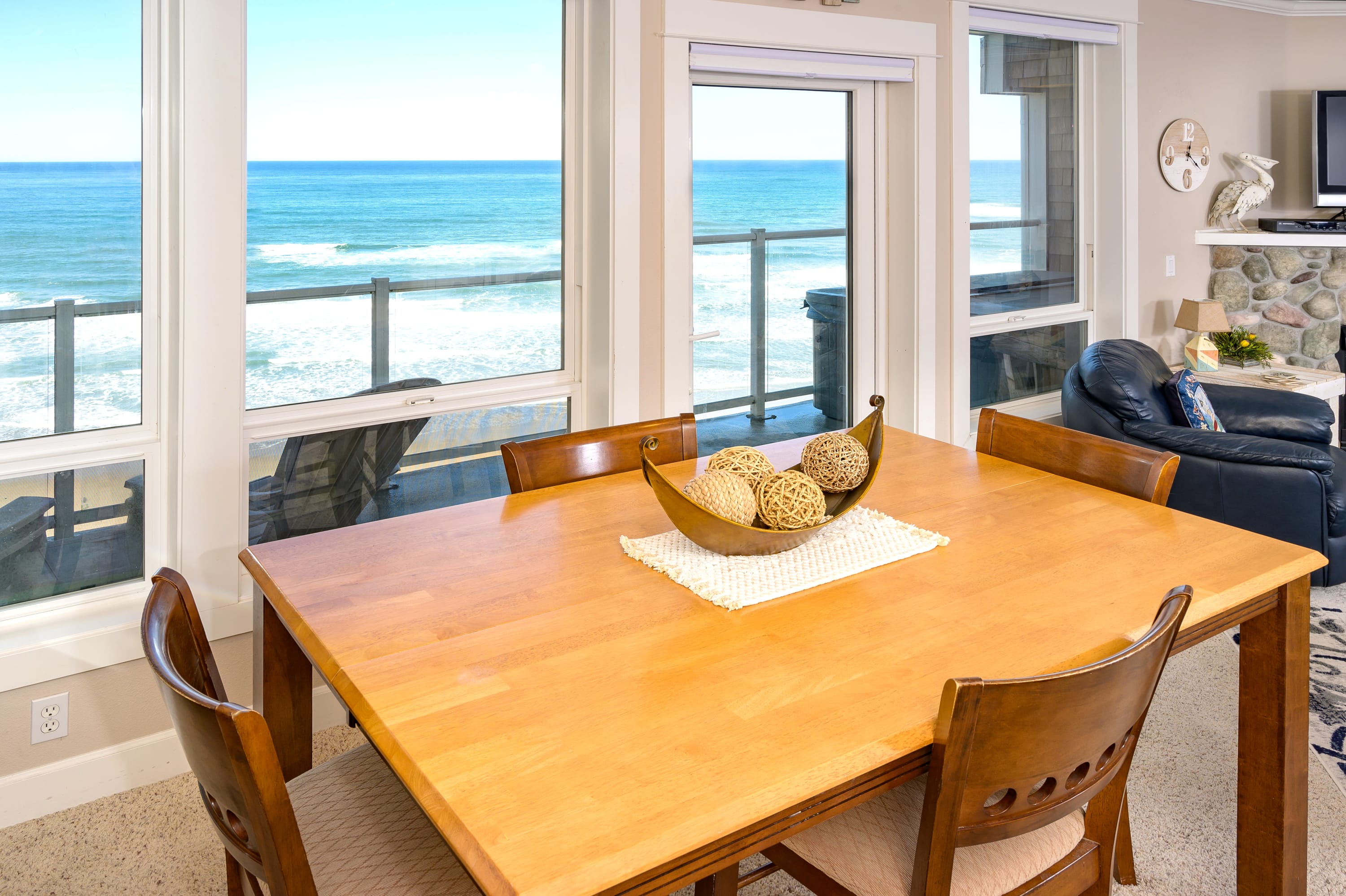 Beacon Heights, Dining Room