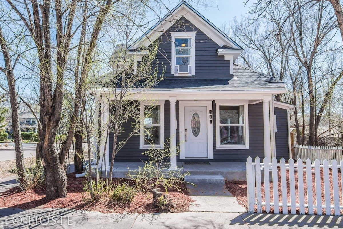 3BR near Downtown COS with fenced Backyard Seating — Colorado Springs, CO — vacation rental