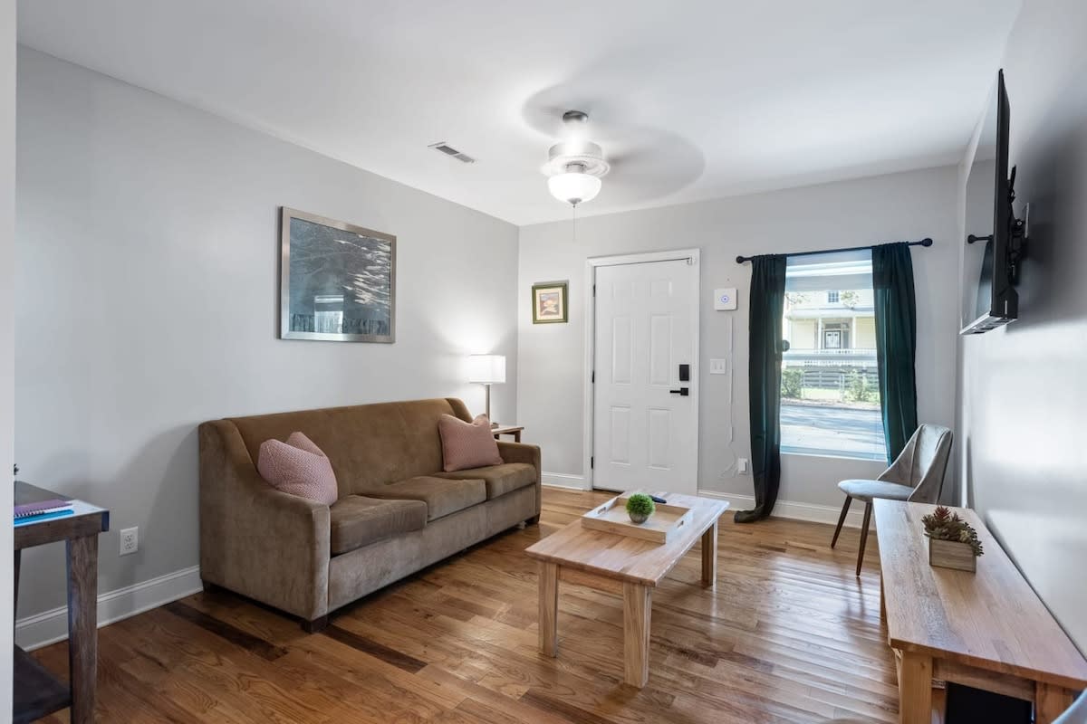 Minutes to the Zoo & Downtown! - McCallie Dugout — Chattanooga, TN — vacation rental