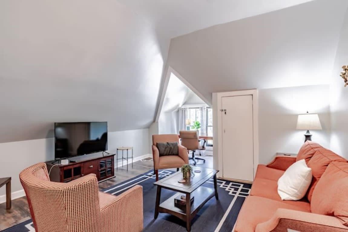 4 Units! Mins to Downtown&Dining - Dauphin Darling — Mobile, AL — vacation rental