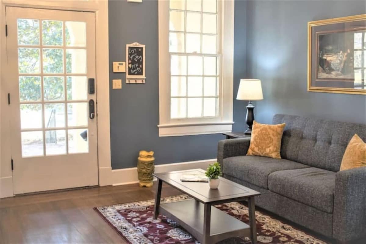 Pool, Mins to ASU & Downtown- Foxy on Felder — Montgomery, AL — vacation rental