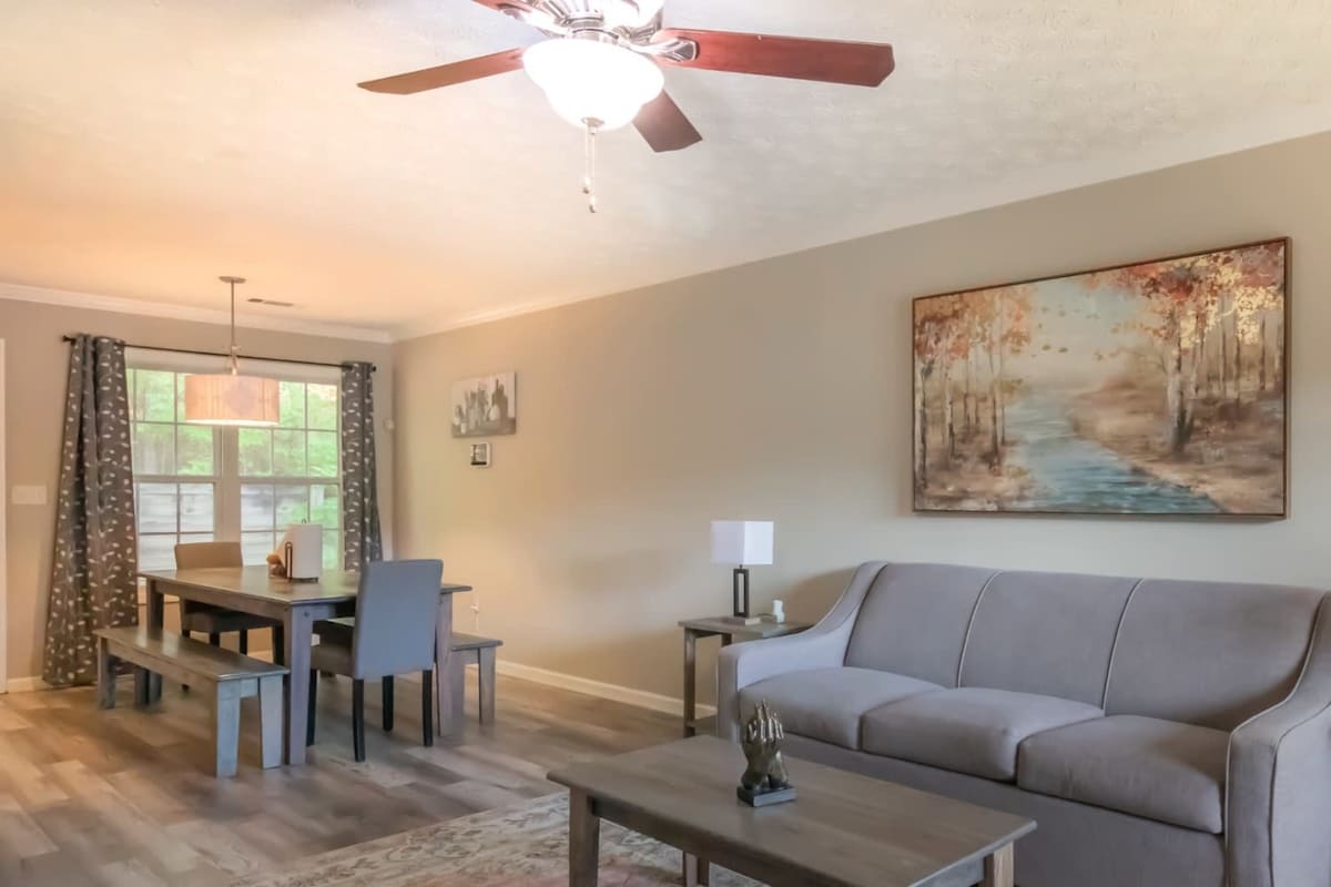Mins To Fort Benning! Two-story Oasis, Moore Bliss - Columbus