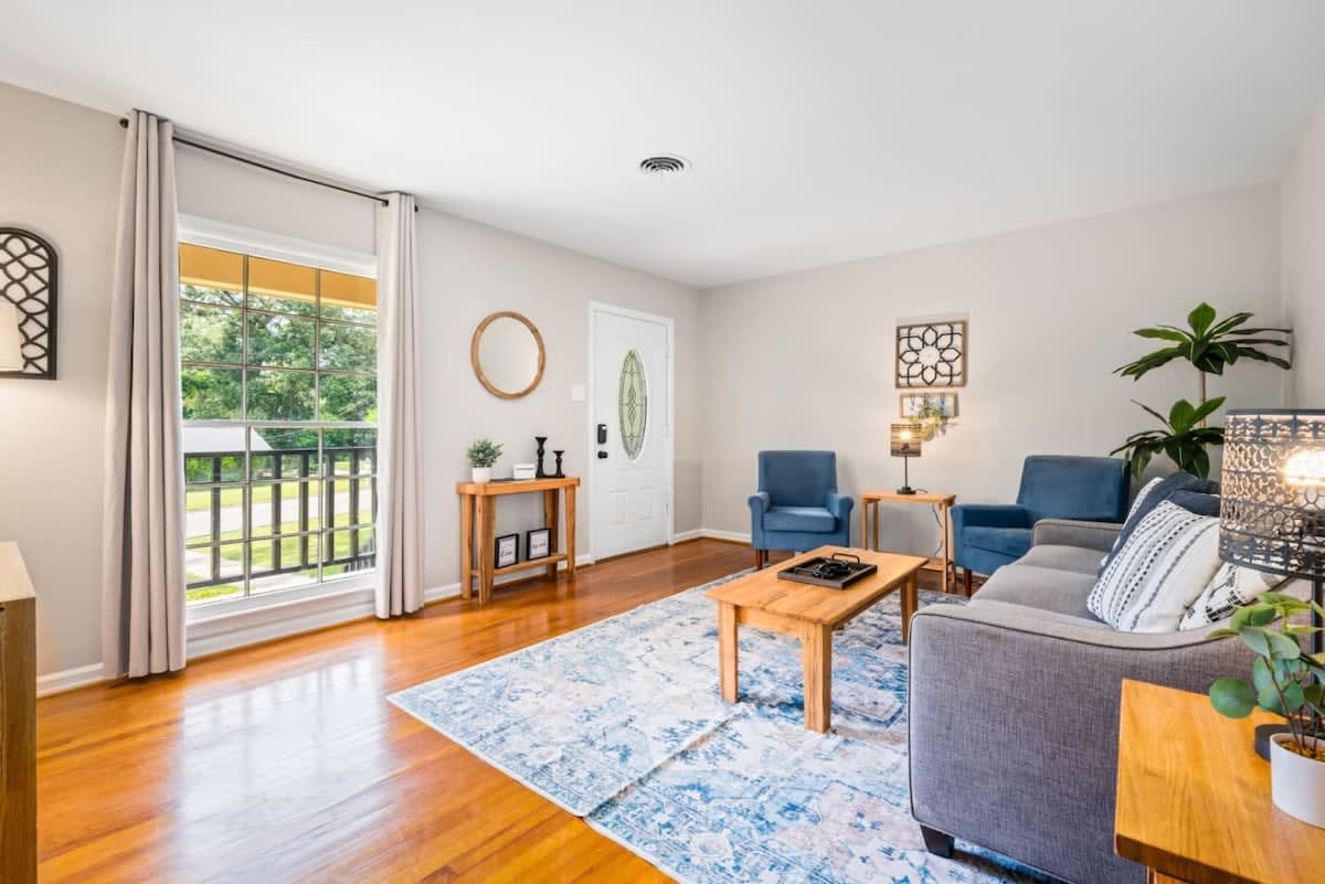 20 Mins to Downtown! Relaxing Rambler — Mobile, AL — vacation rental
