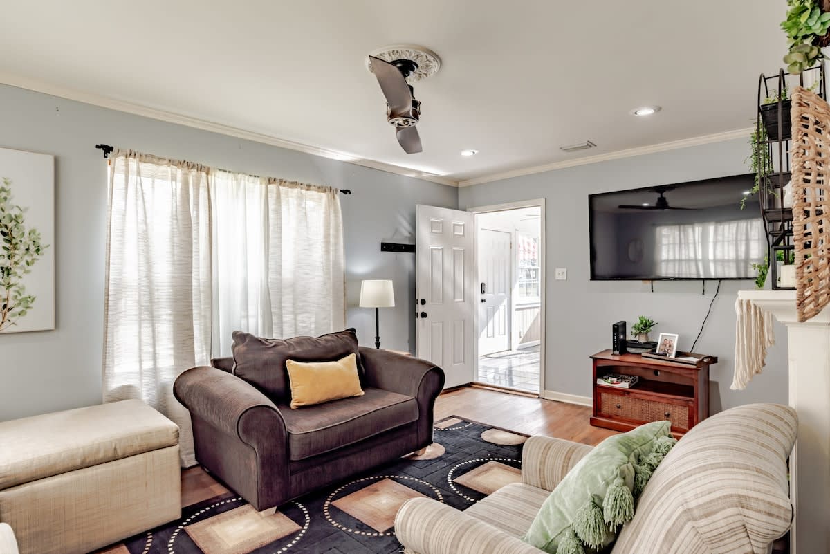 Midtown Cottage, Great Location! Mellow at Morgan — Mobile, AL — vacation rental