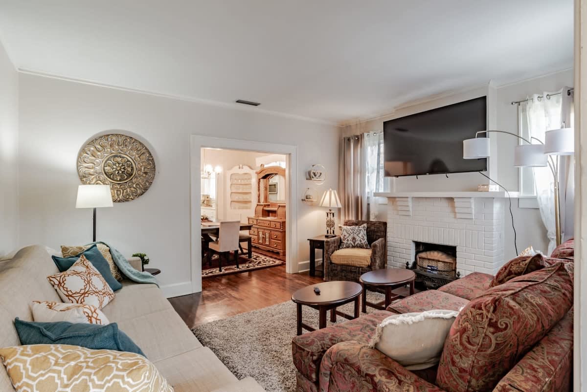 Midtown Cottage, Great Location! Haute on Hannon — Mobile, AL — vacation rental