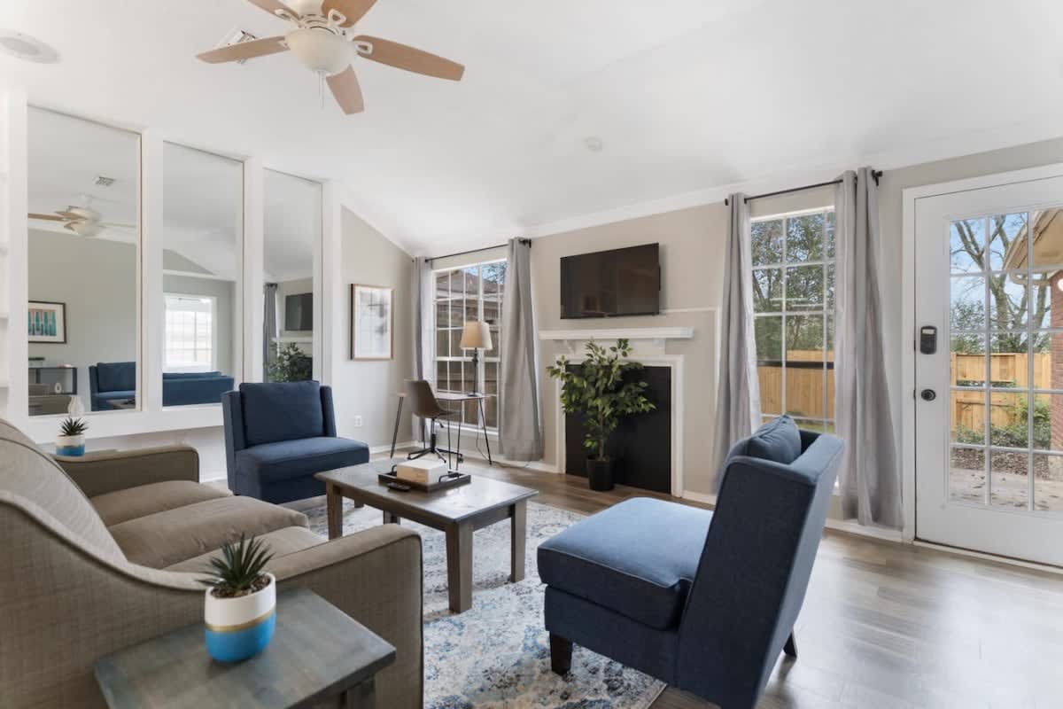 Fenced Yard, Near Shops & Dining- Capital City Gem — Montgomery, AL — vacation rental