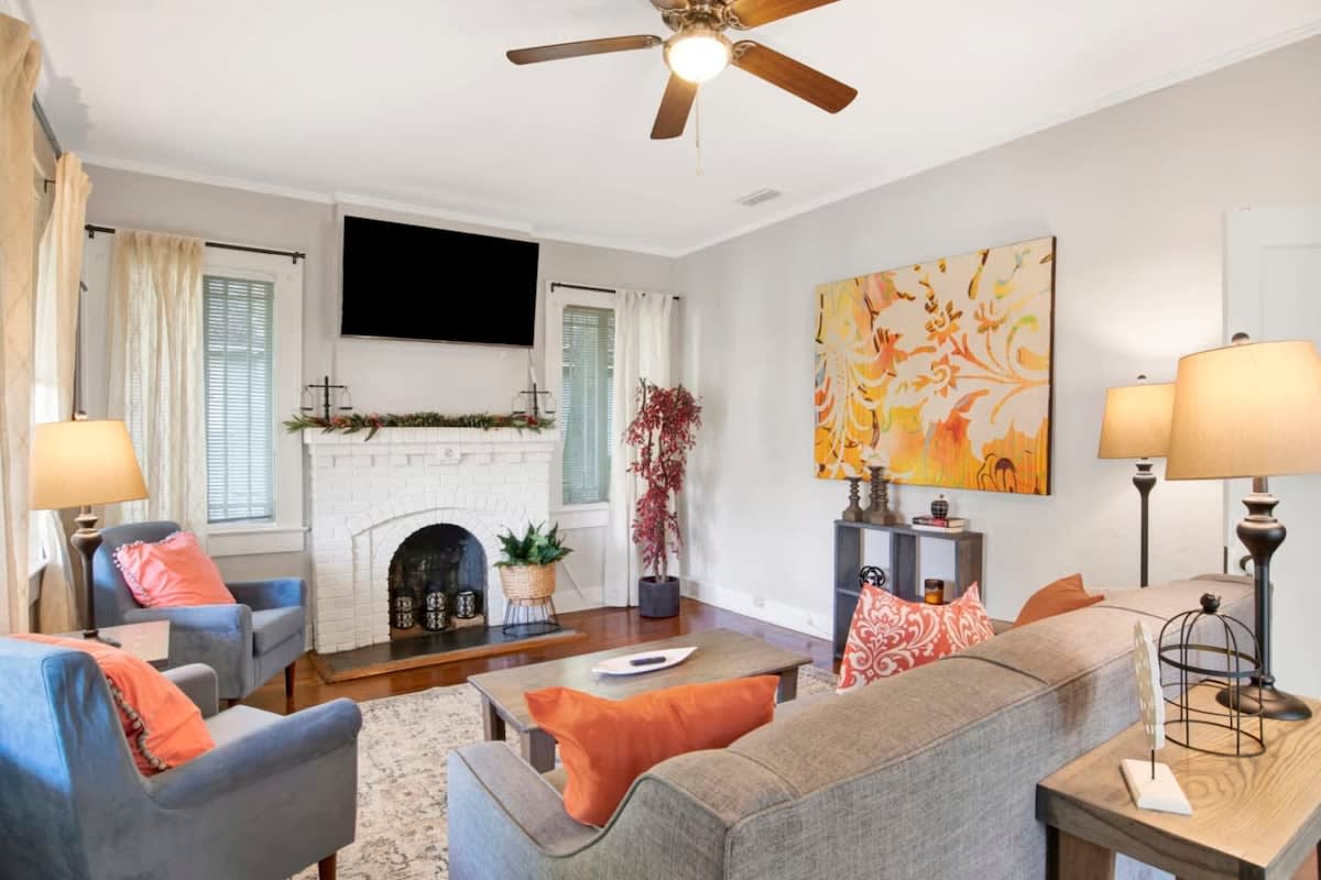 Charming Midtown Apt - Hannon Hideaway Unit C — Mobile, AL — vacation rental