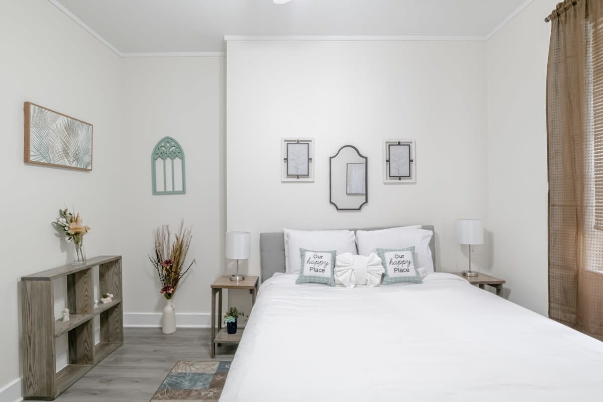 Charming Midtown Apt - Hannon Hideaway Unit B — Mobile, AL — vacation rental