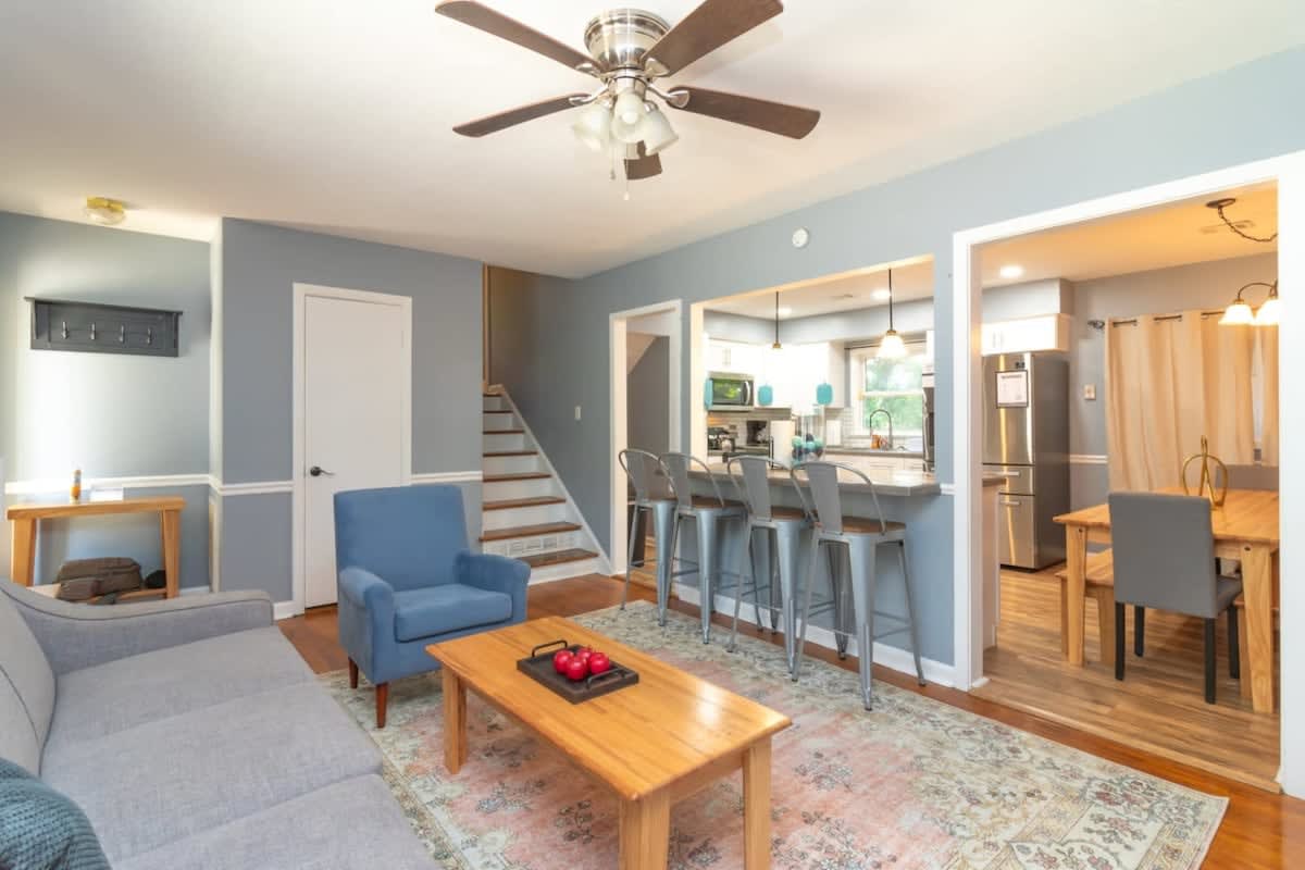 Large Yard With Treehouse! Tri-level Retreat - Columbus, GA