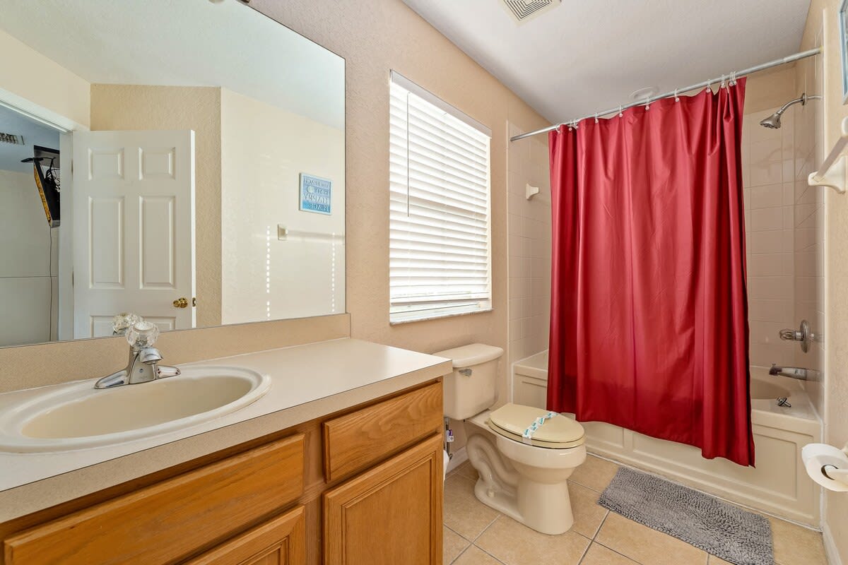 Family townhome w/pool slide & lazy river