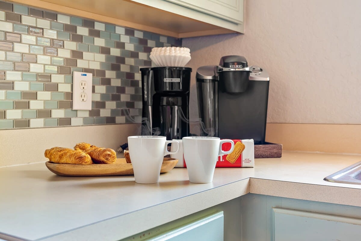 Family townhome w/pool slide & lazy river