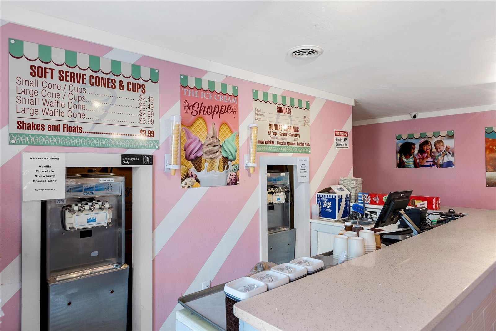 Family townhome w/pool slide & lazy river