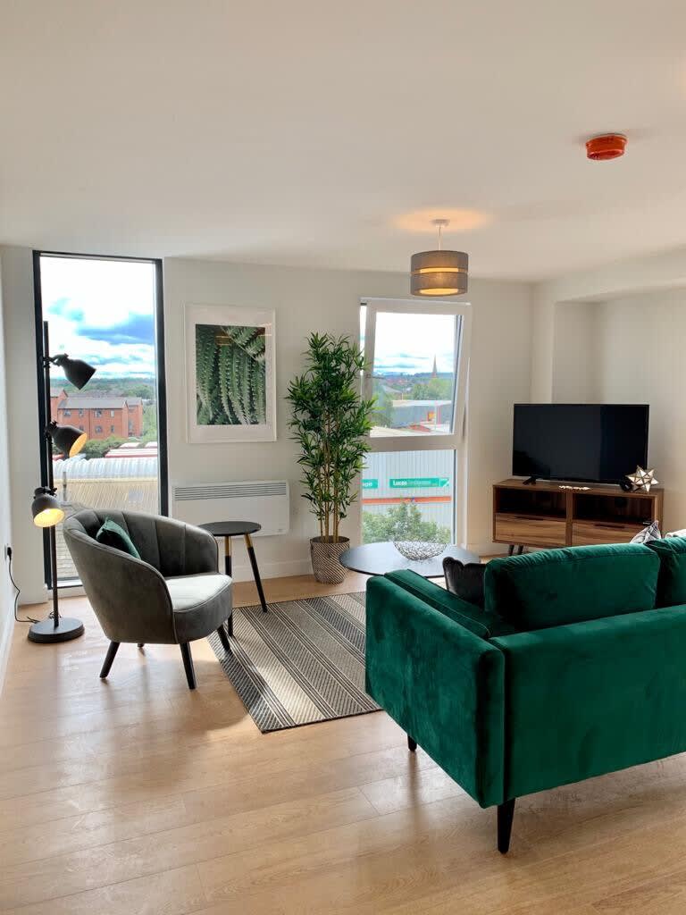 1 Bed Modern Apartment in a Converted Mill - Picture 7